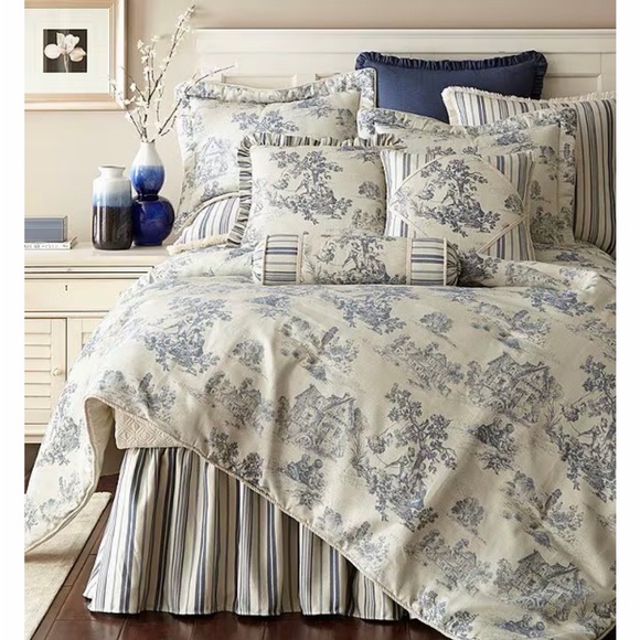 Austin Horn Classics Cosmopolitan Toile 3-piece Luxury Comforter SetSz Queen
